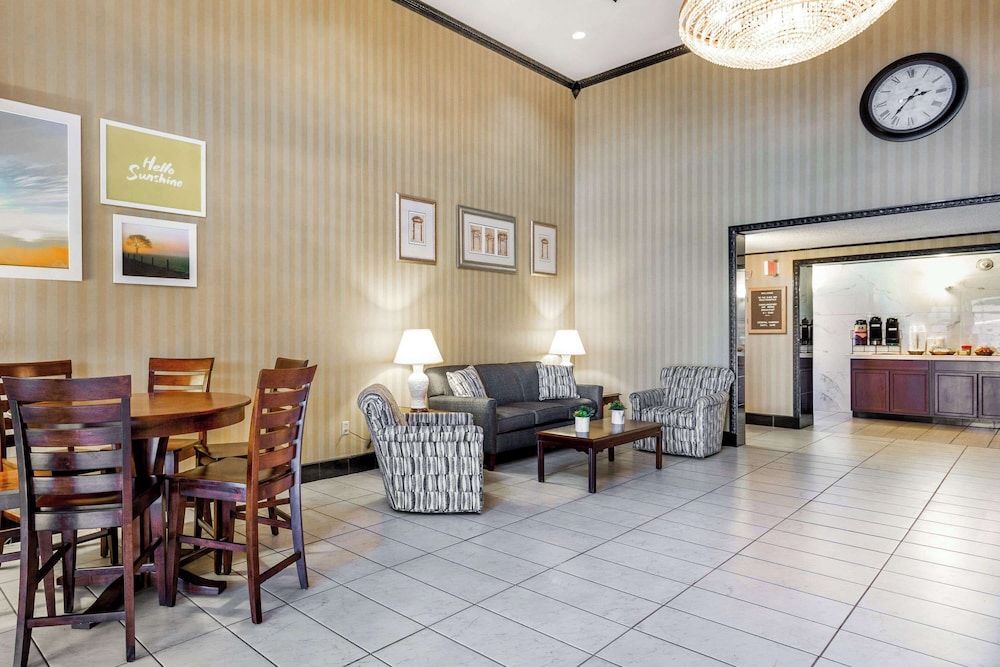 Days Inn by Wyndham Westminster 3
