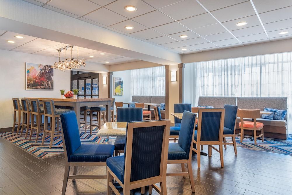 Hampton Inn Akron-South 2
