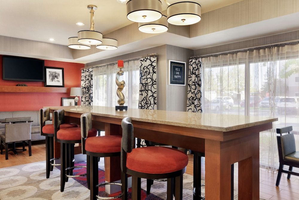 Hampton Inn Tracy 3