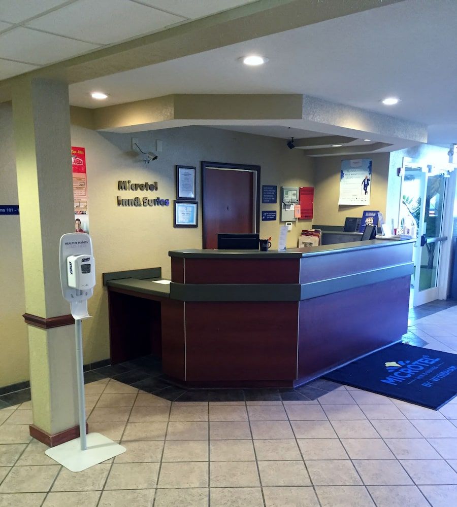 Microtel Inn & Suites by Wyndham Beckley East 2