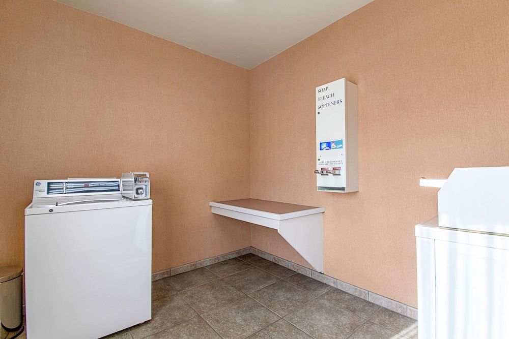 Hampton Inn Pine Grove 3