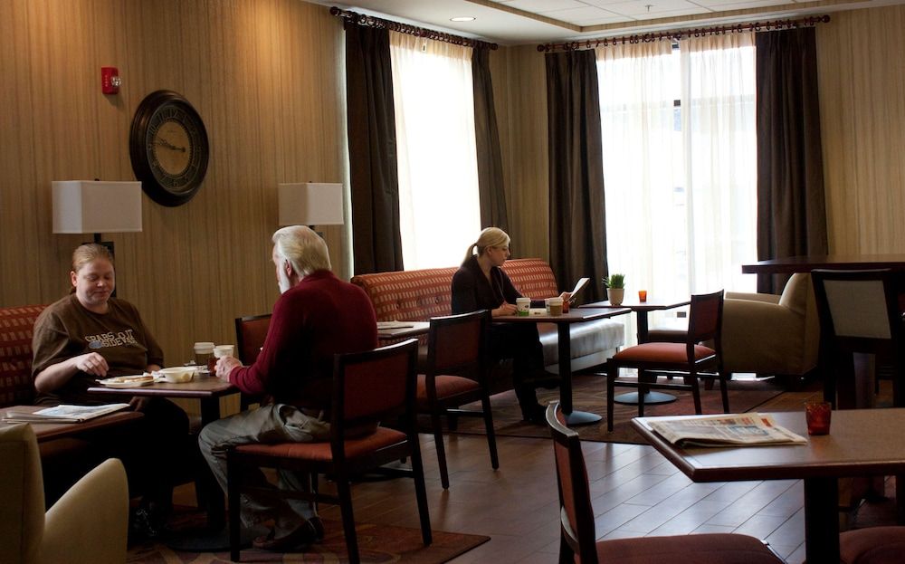 Hampton Inn Burlington 2