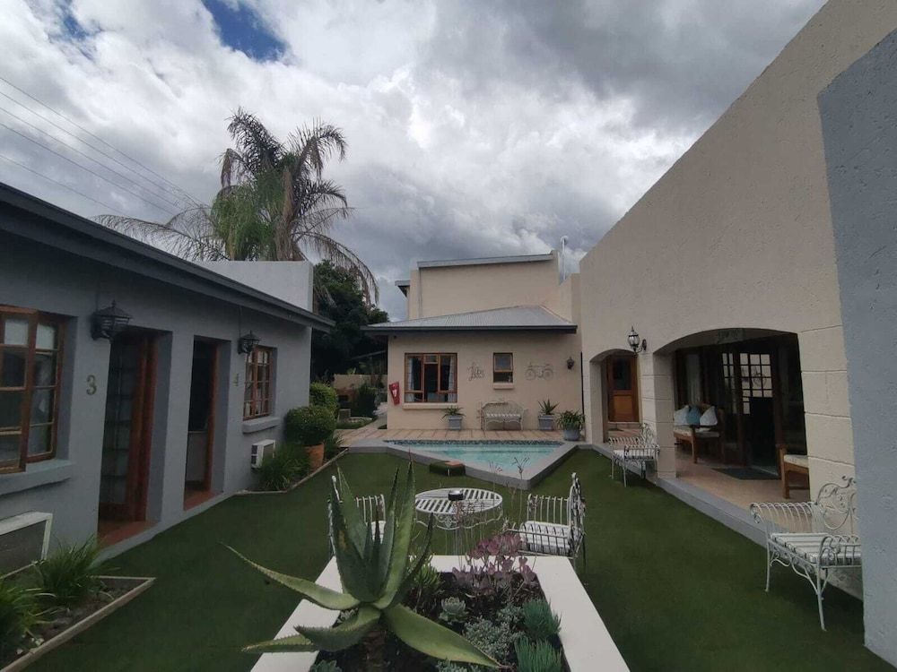 Rene's Guest House -1 estrellas en Douglas