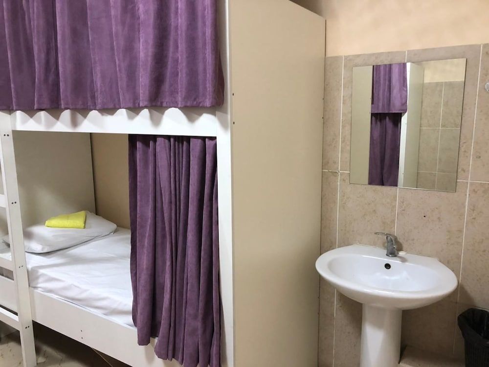Elite Hostel 2