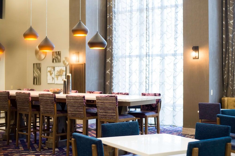 Hampton Inn & Suites by Hilton Warrington Horsham 2