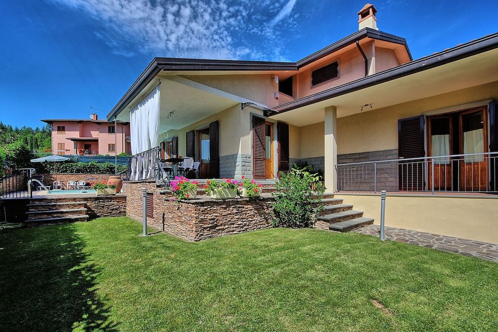 Villa Pratovecchio -1 estrellas en Pratovecchio Stia