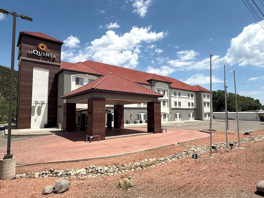 La Quinta Inn & Suites by Wyndham Ruidoso Downs 3 estrellas en Ruidoso Downs