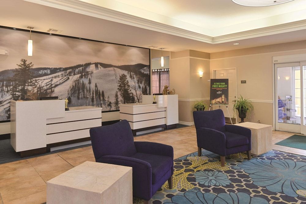 La Quinta Inn & Suites by Wyndham Ruidoso Downs 3