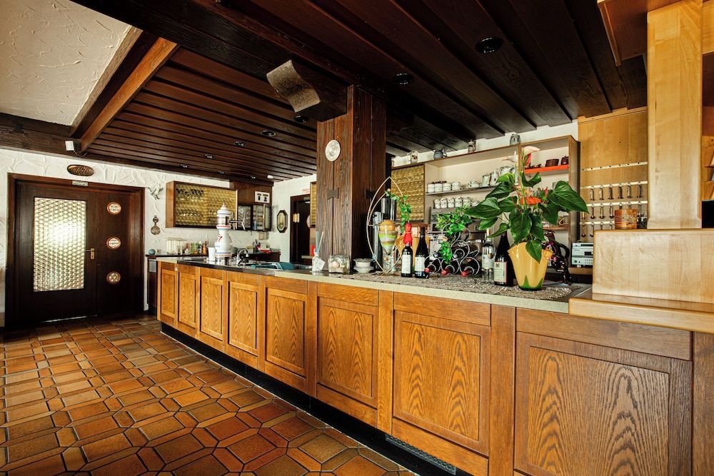 Waldhotel Auerhahn Bed & Breakfast 2