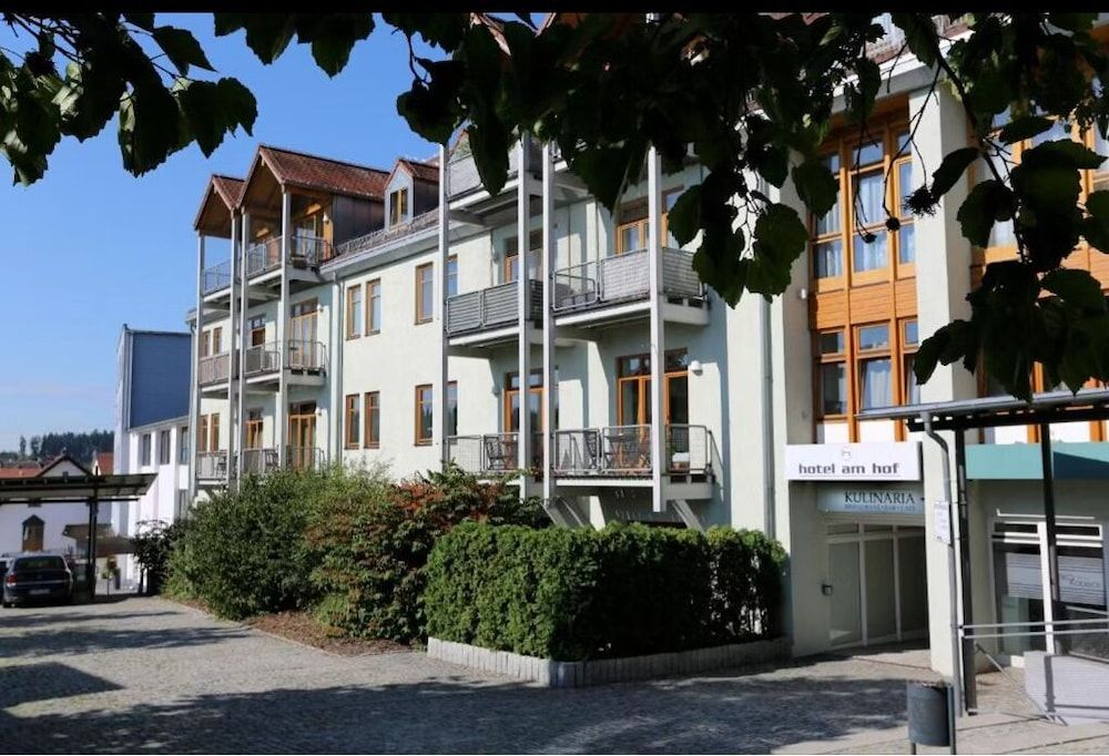 Hotel am Hof 3 estrellas en Taufkirchen