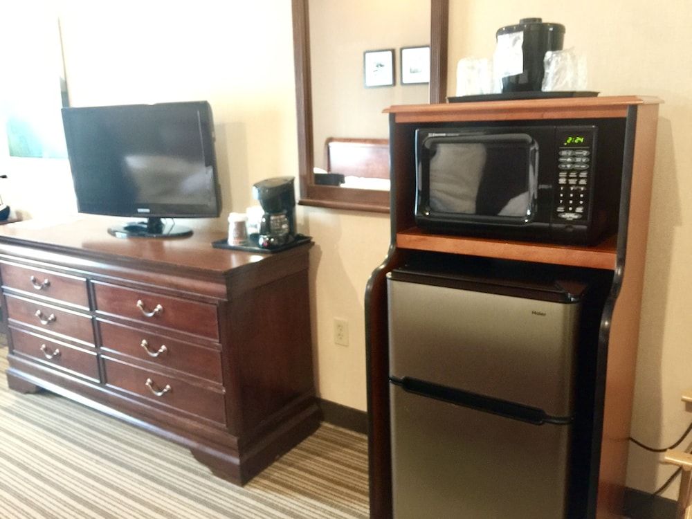 Country Inn & Suites by Radisson, Bel Air/Aberdeen, MD 3
