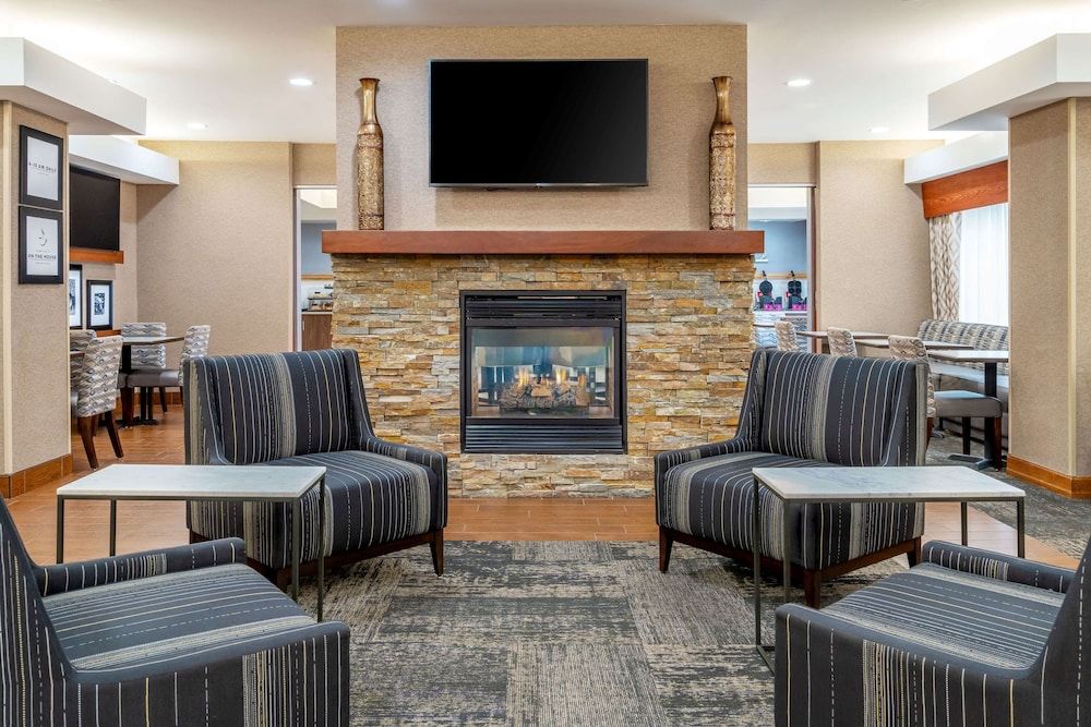 Hampton Inn Mitchell 2