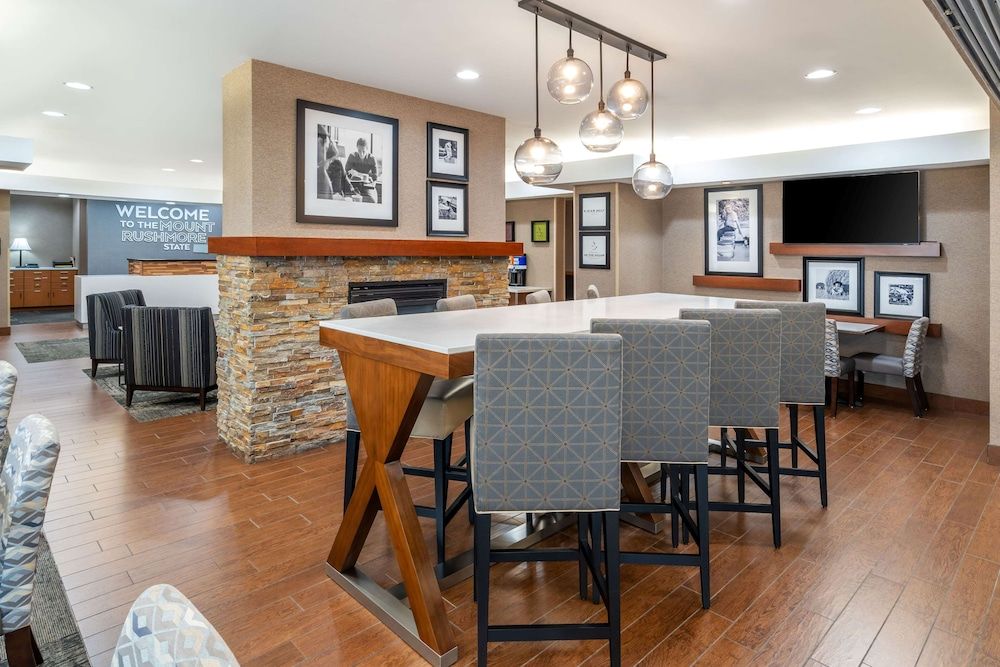 Hampton Inn Mitchell 3