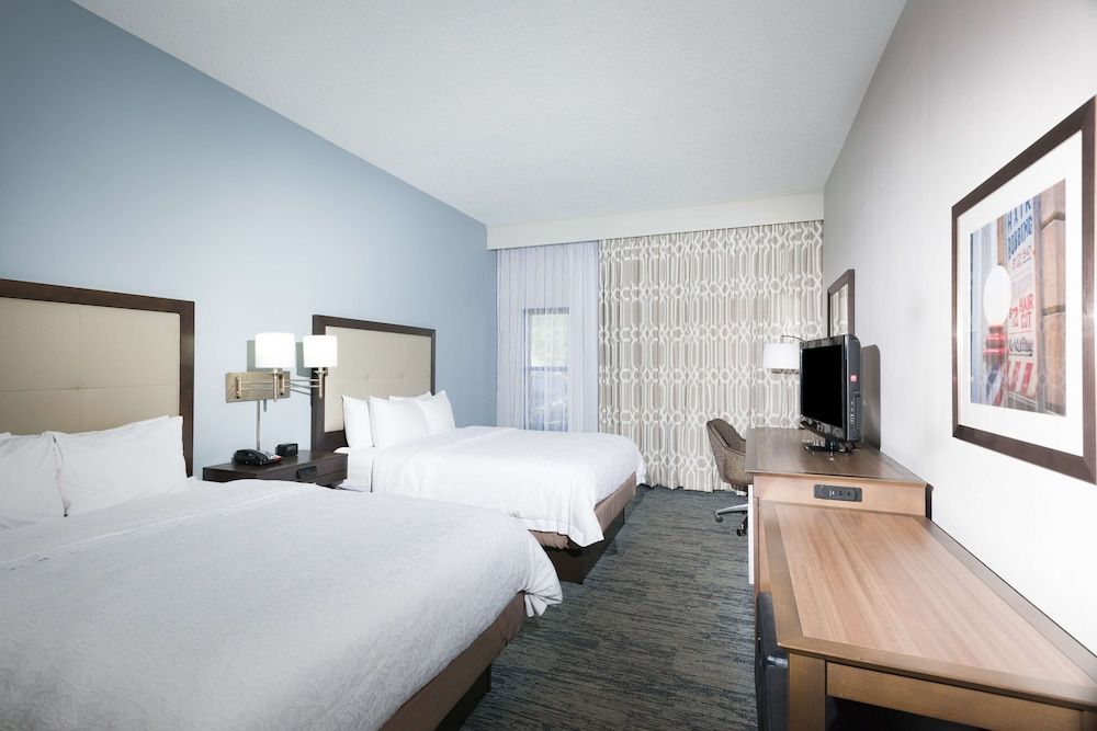 Hampton Inn Mount Airy 3