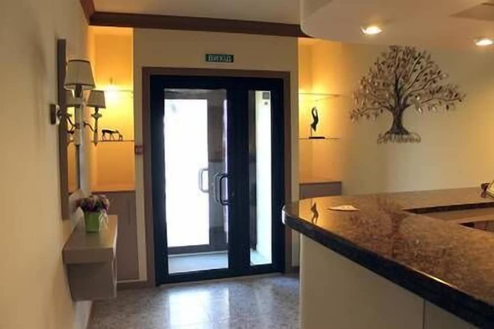 Non-Stop Hotel 3
