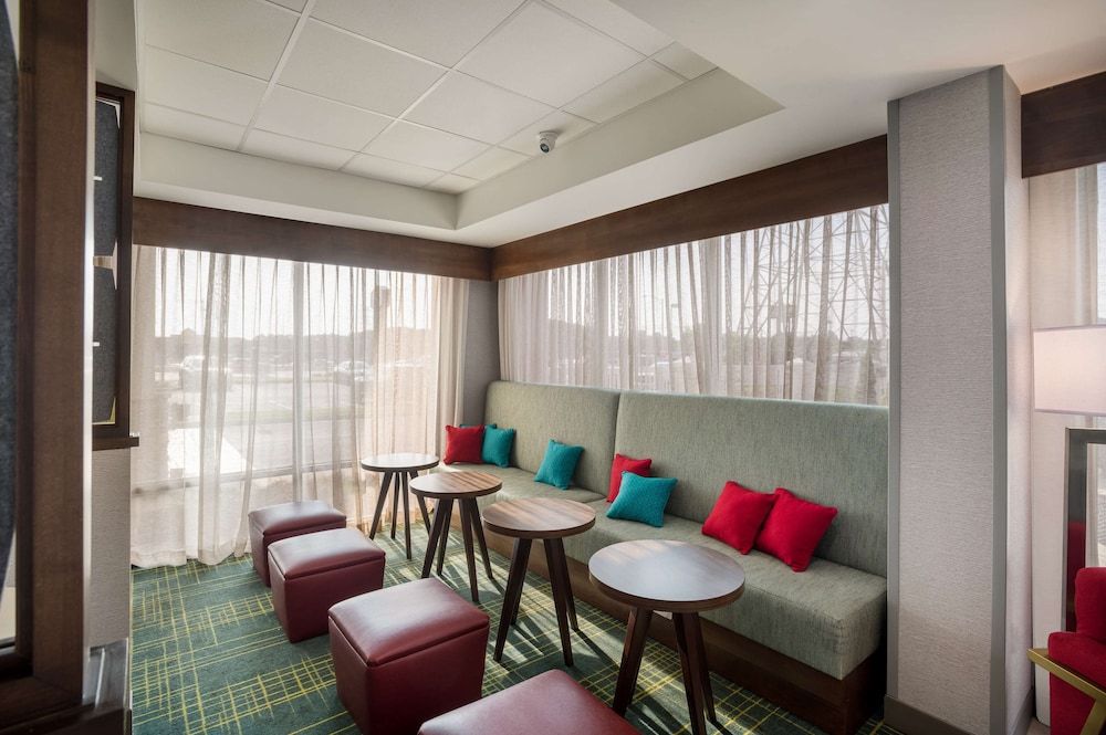 Hampton Inn Gadsden 2