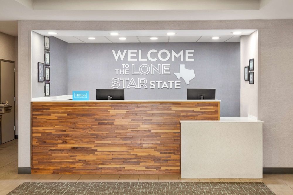 Hampton Inn Paris 3