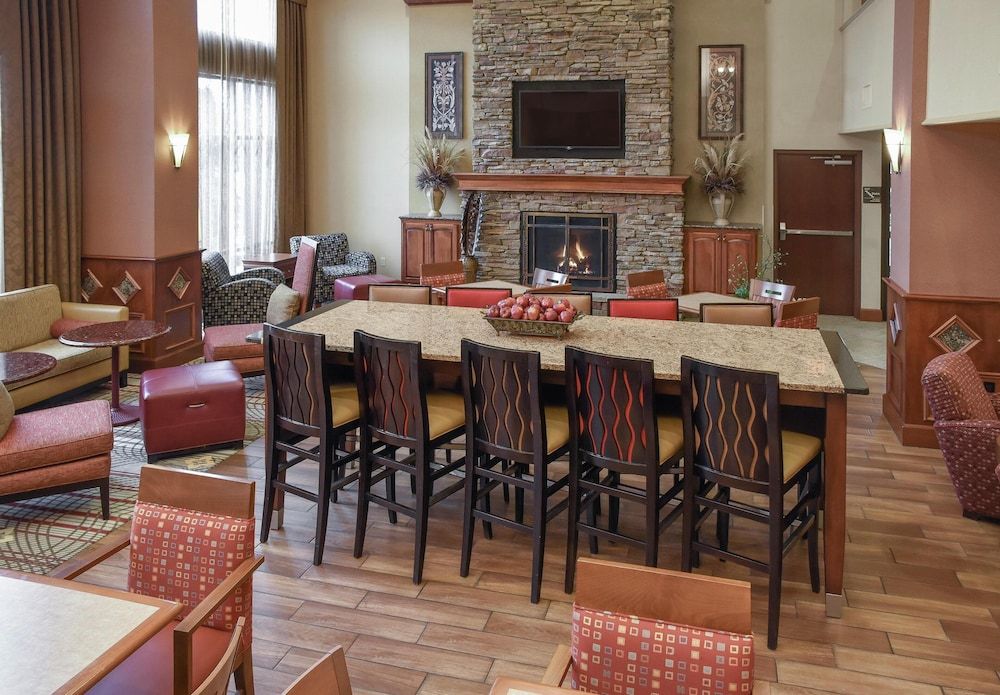 Hampton Inn & Suites Youngstown-Canfield 2