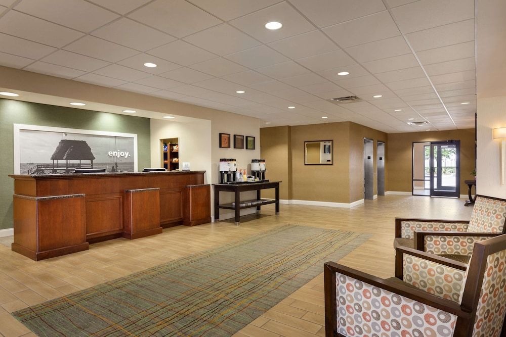 Hampton Inn & Suites Largo 3