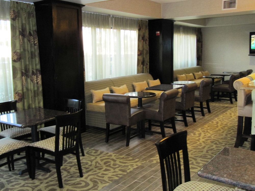 Hampton Inn Lindale/Tyler 2