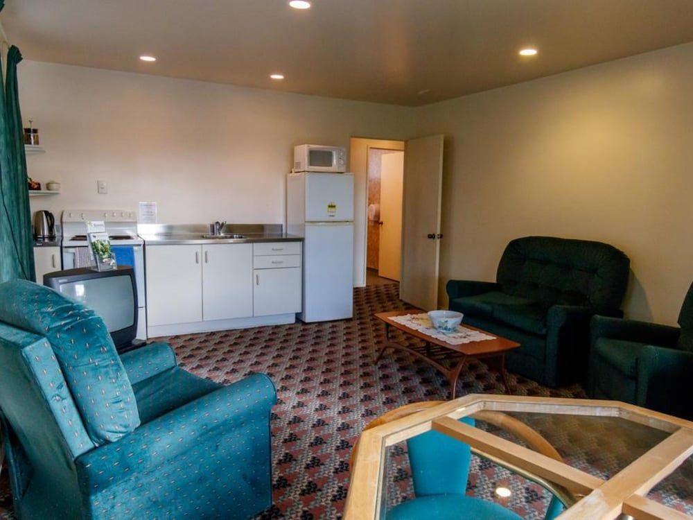 Karamea Hotel 3
