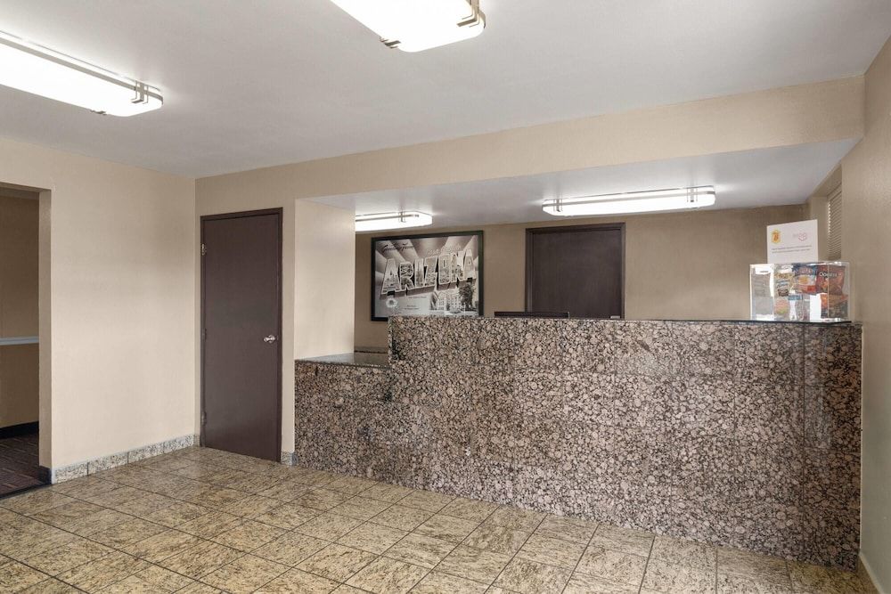 Super 8 by Wyndham Casa Grande 2