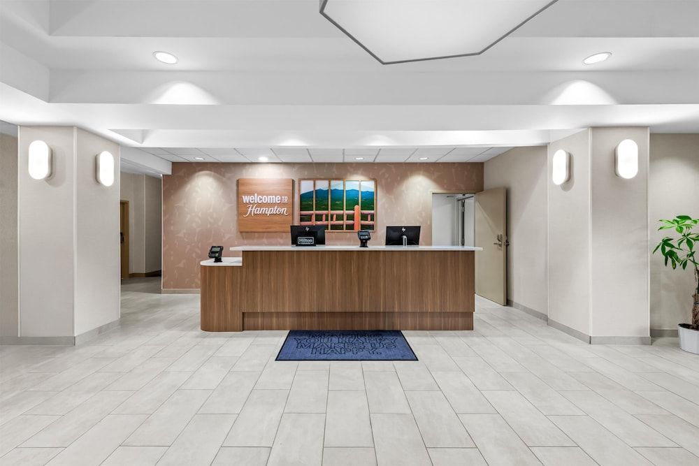 Hampton Inn Harrison 3