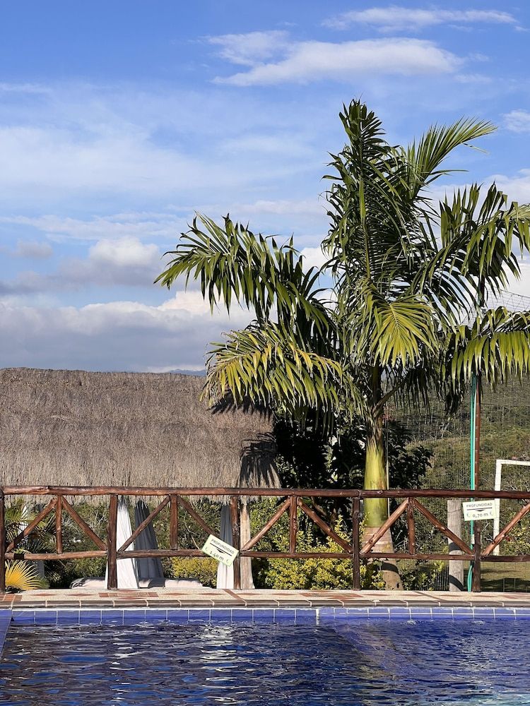 Hotel campestre palmas del zamorano -1 estrelas em San Gil