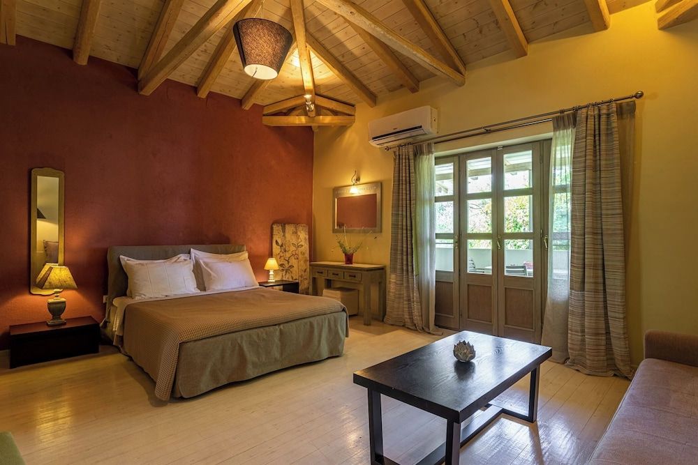 Tria Luxury Residences 4 estrellas en Stoupa