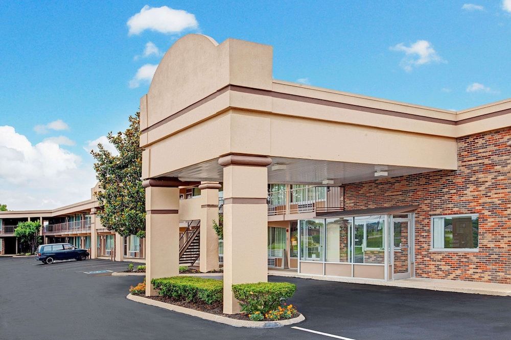 Days Inn by Wyndham Clarksville TN 2 estrellas en Clarksville