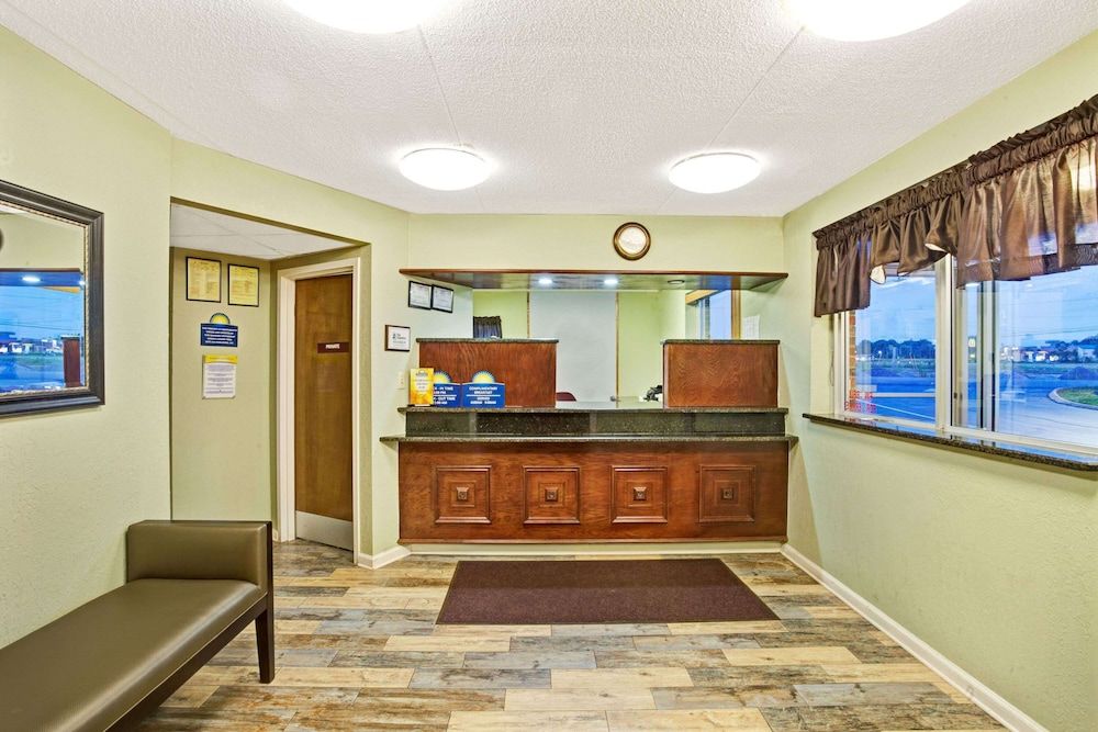 Days Inn by Wyndham Clarksville TN 2