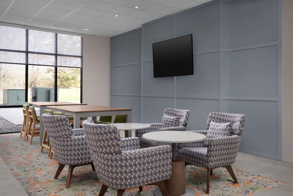 Hampton Inn Crossville 2
