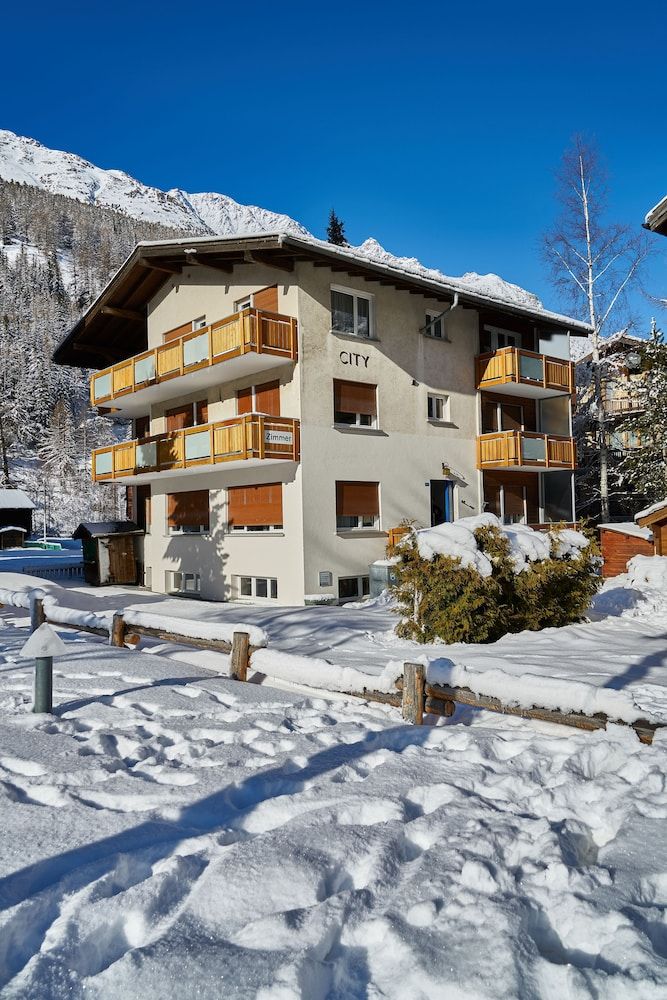 Haus City -1 estrellas en Saas-Grund