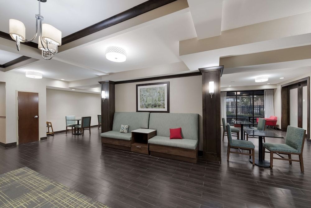 Hampton Inn Marshall 2