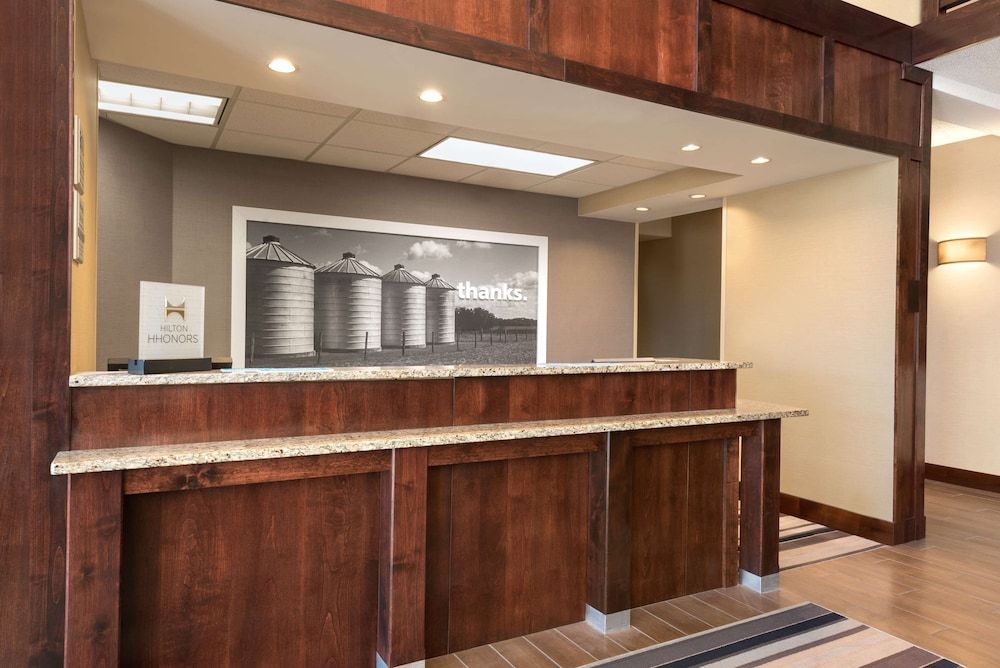 Hampton Inn Lawrence 2