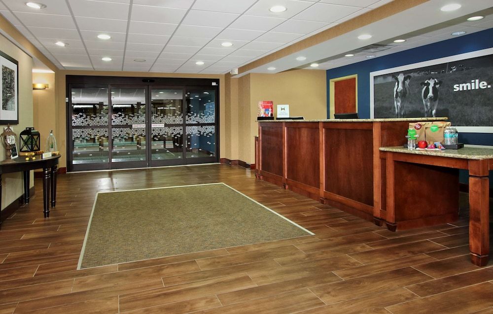 Hampton Inn & Suites Madisonville 3