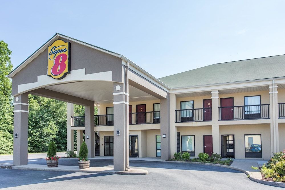 Super 8 by Wyndham Petersburg 2 estrelas em Petersburg