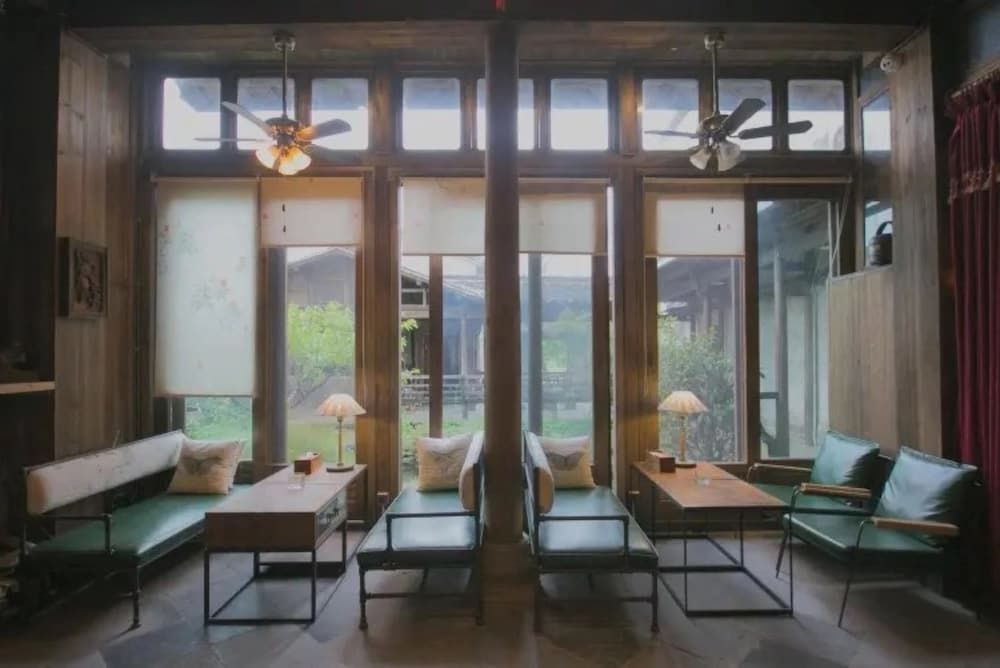 Pig's Inn Huangshan Bishan 2