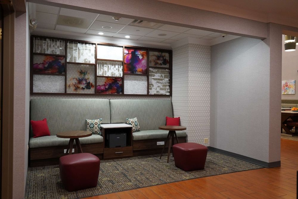 Hampton Inn & Suites Chicago/Aurora 2