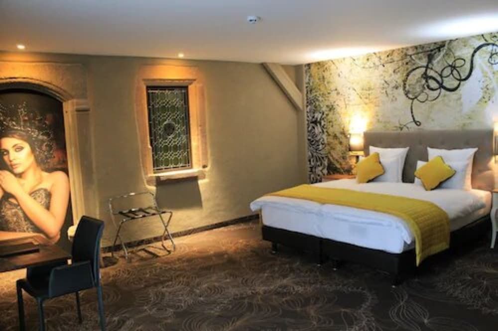 Hôtel La Couronne 4 estrellas en Ensisheim