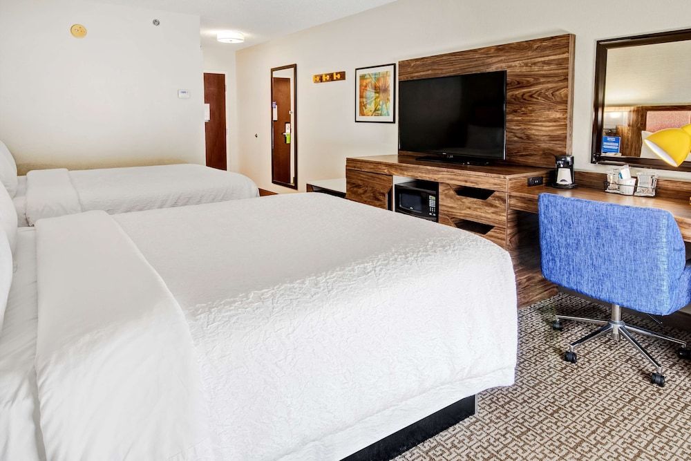 Hampton Inn Van Buren 2