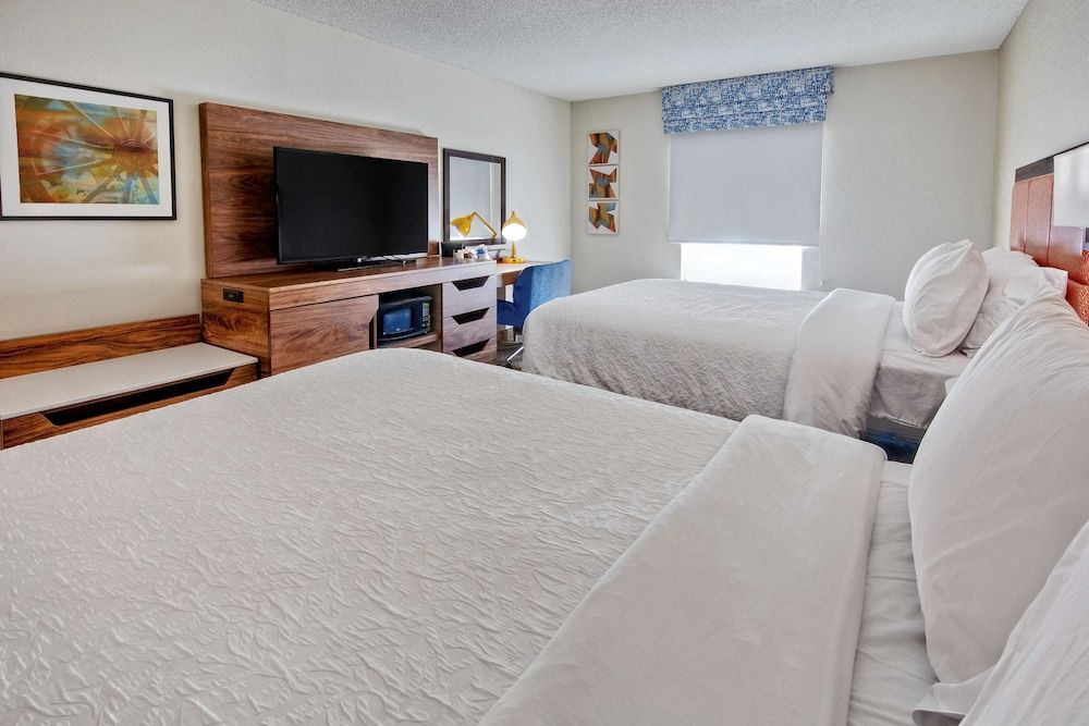 Hampton Inn Van Buren 3