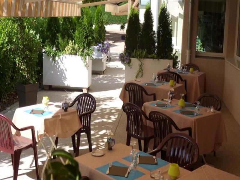 Logis Hotel le Chatard 2