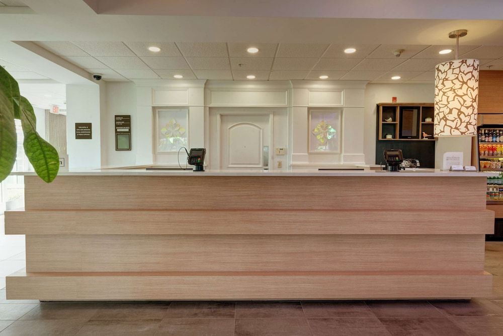 Hilton Garden Inn Hamilton 3