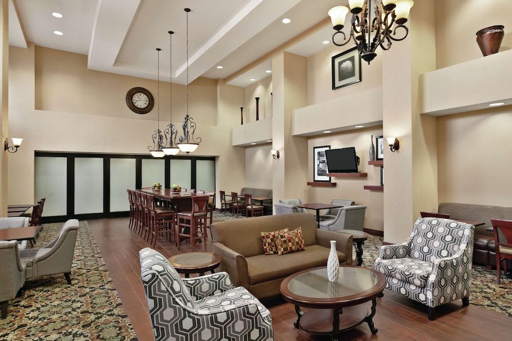Hampton Inn & Suites Enid 3