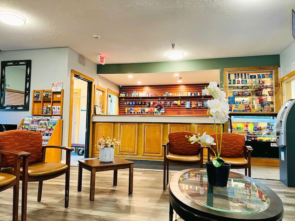 The Best Inn & Suites 3