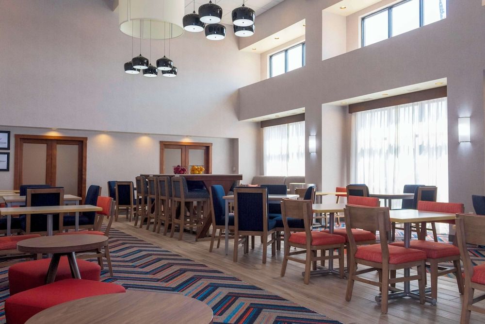 Hampton Inn & Suites Riverton 2
