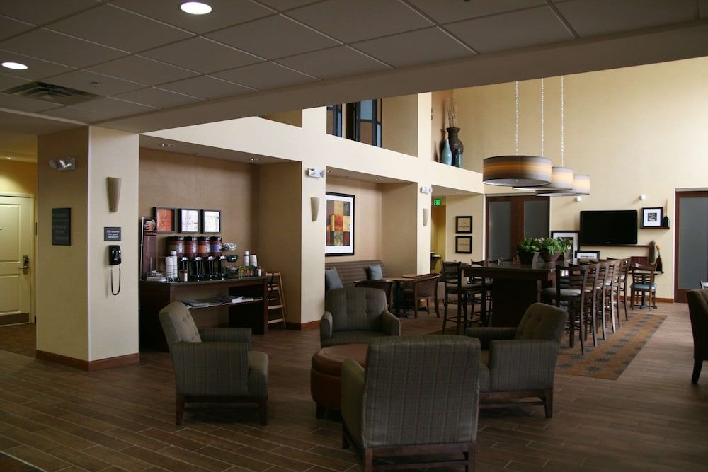Hampton Inn & Suites Pueblo/North 3