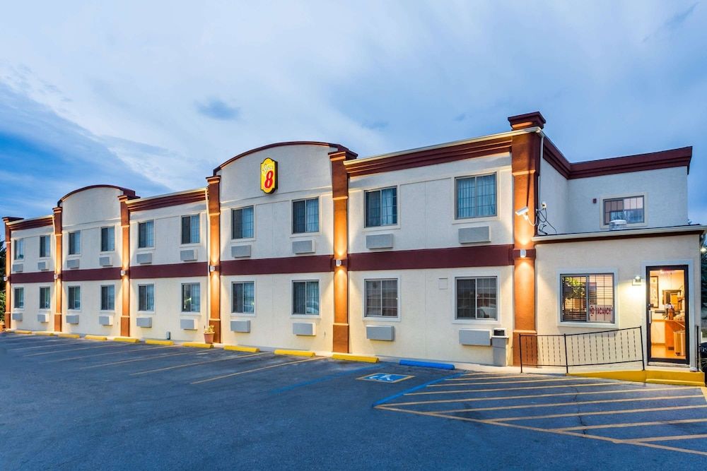 Super 8 by Wyndham Douglas 2 estrellas en Douglas
