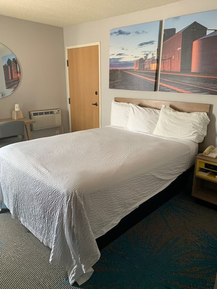 Days Inn by Wyndham Custer 3
